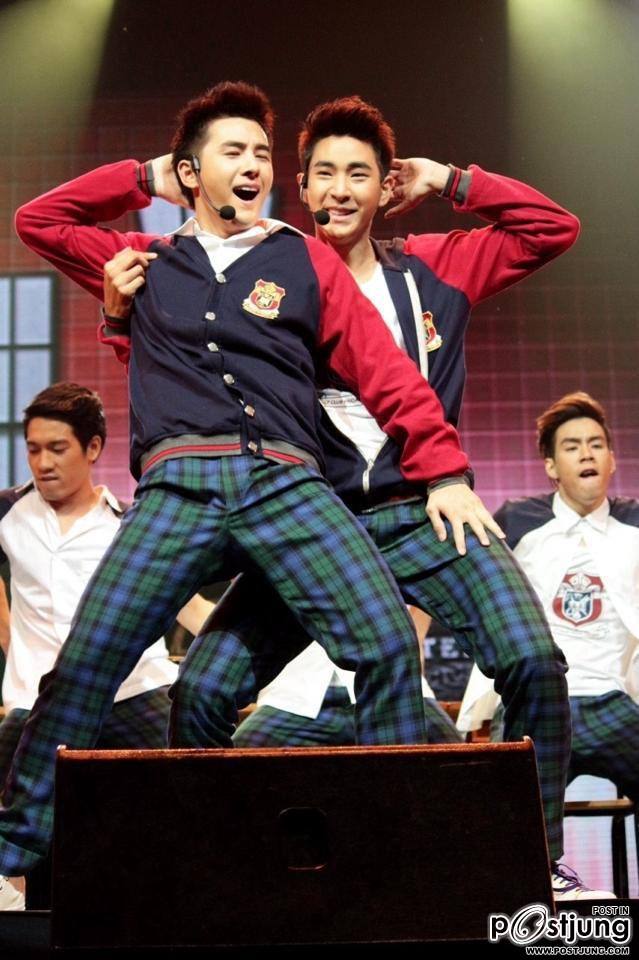 คู่จิ้นขนมครก นิค พาวิช & บิ๊ก เกียรติศักดิ์ @ Green Concert # 17