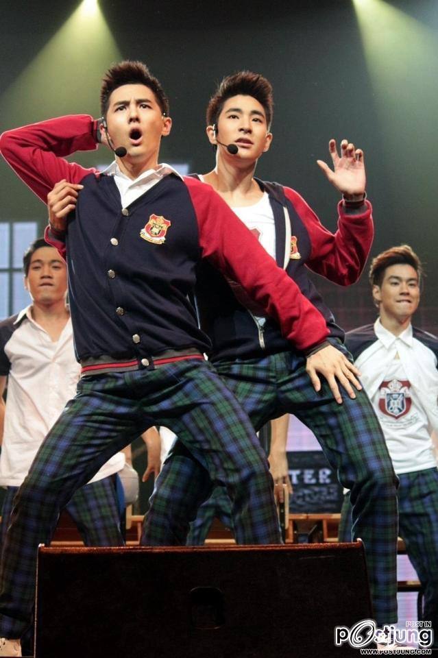 คู่จิ้นขนมครก นิค พาวิช & บิ๊ก เกียรติศักดิ์ @ Green Concert # 17