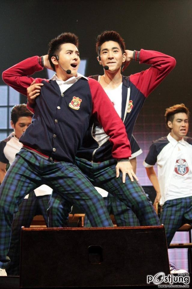 คู่จิ้นขนมครก นิค พาวิช & บิ๊ก เกียรติศักดิ์ @ Green Concert # 17