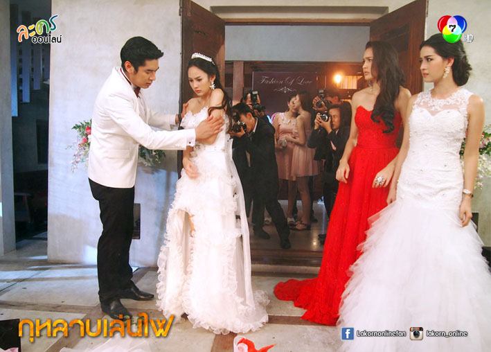 "เชฟฟานี่" สุดทน "วีรภาพ" เจ้าชู้ใส่ "นาว" ขอระเบิดอารมณ์ ตบ "โม-อมีนา" โชว์กลางงานแฟชั่น