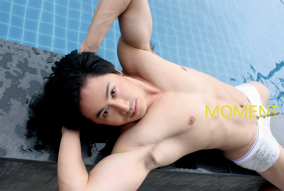 MOMENT vol.1 no.2 October 2014