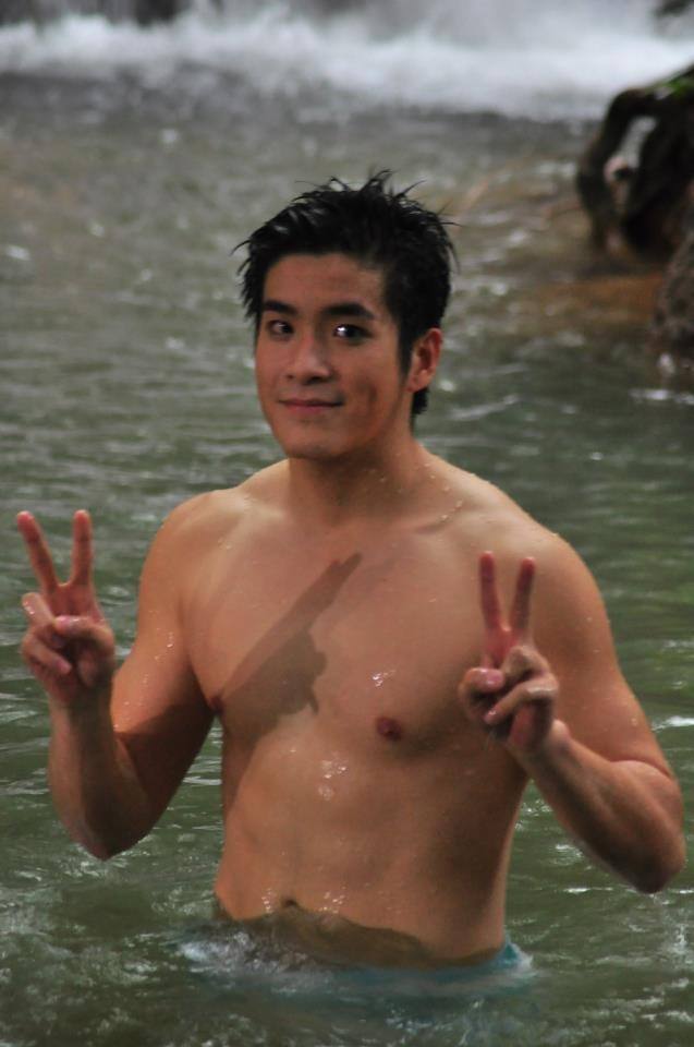 อาเล็ก ธีรเดช