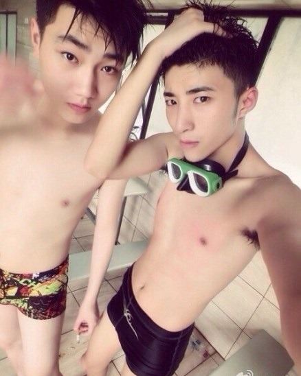 หนุ่มๆ กระชุ่มกระบวย