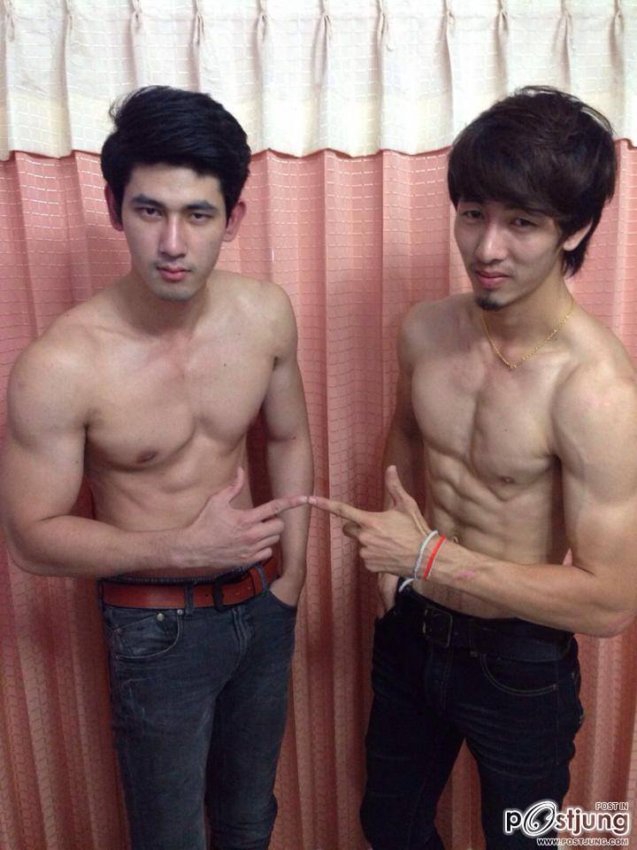 หนุ่มหล่อขอโชว์