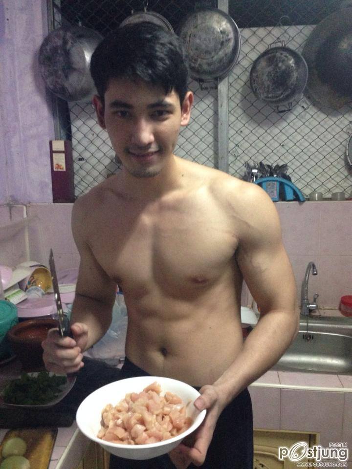 หนุ่มหล่อขอโชว์