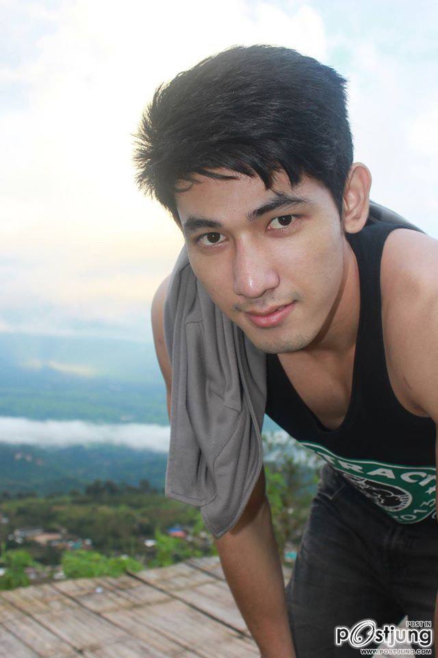 หนุ่มหล่อขอโชว์