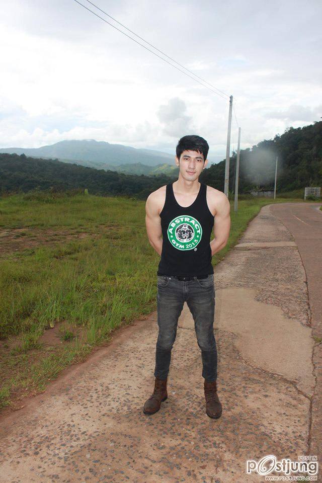 หนุ่มหล่อขอโชว์