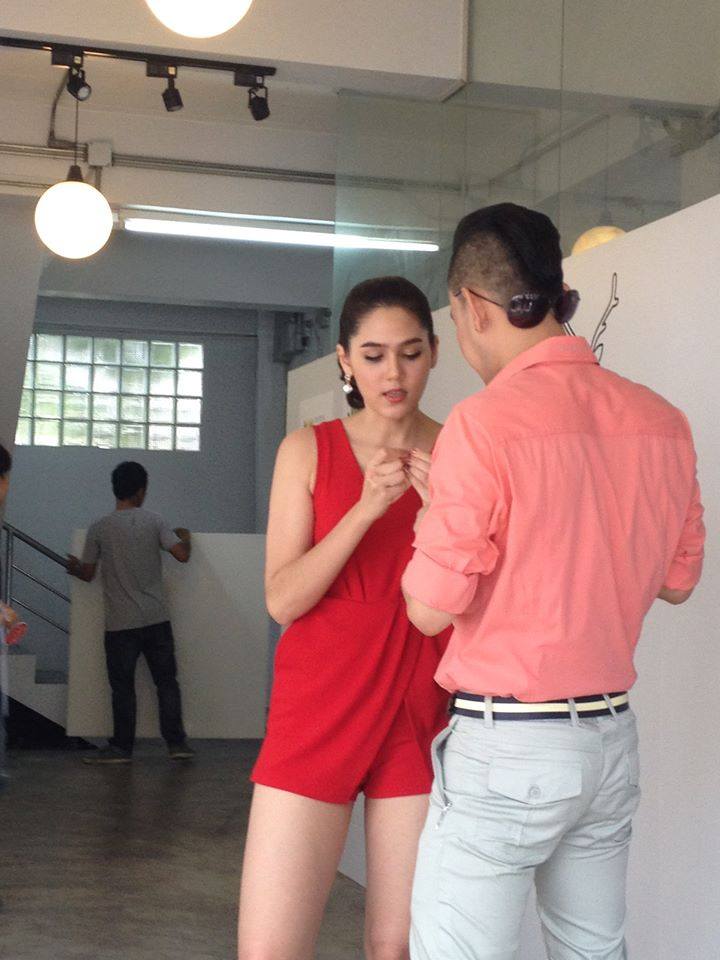 ชมพู่ อารยา @ เบี้องหลังถ่ายแบบนิตยสาร ชีวจิต