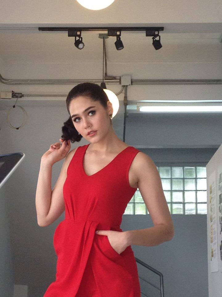 ชมพู่ อารยา @ เบี้องหลังถ่ายแบบนิตยสาร ชีวจิต