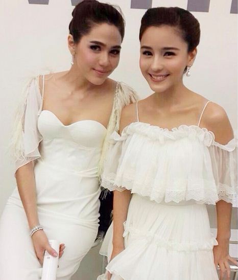 โอ้วววว!! ขาวออร่าแบบ ออม สุชาร์