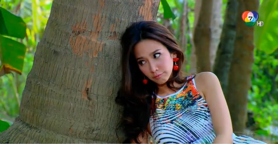 @พราว รองเท้าเเตะที่อั้มใส่ในฉากเท่าไรค่ะ รู้เเค่เป็นเเบรนด์ไฮโซ HERMES แอร์เมส??