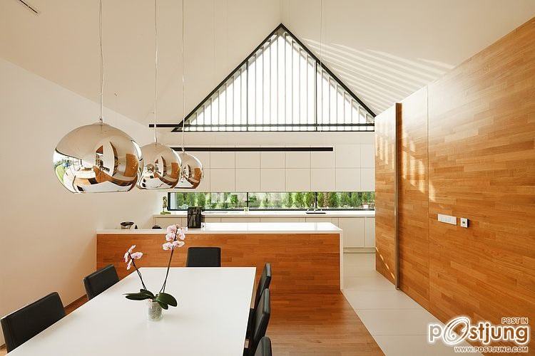 Two Barns House by RS+