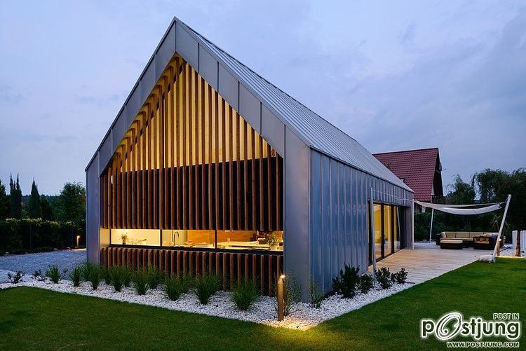 Two Barns House by RS+