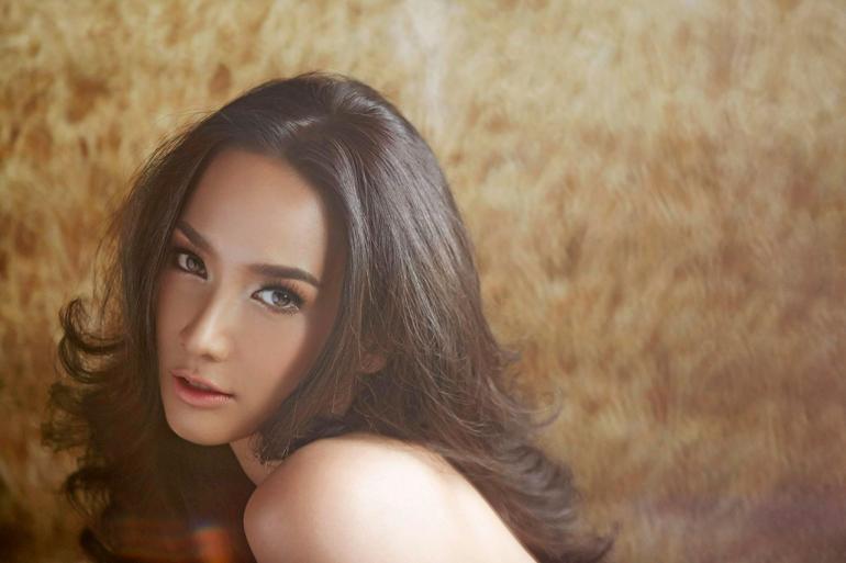WOW..ไม่ต้องโชว์มากมายดีกรีเซ็กซี่ตลอดกาลก็ไม่มีตก New IN Magazine!!