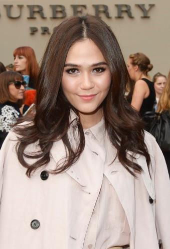 ชมพู่ อารยา กับรูปสวยๆ เมื่อครั้ง ไปสวยเริ่ดเฉิดฉาย ณ ลอนดอน แฟชั่นวีค