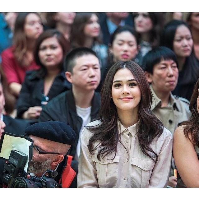 ชมพู่ อารยา กับรูปสวยๆ เมื่อครั้ง ไปสวยเริ่ดเฉิดฉาย ณ ลอนดอน แฟชั่นวีค