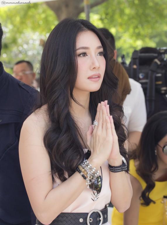 นุ่น วรนุช เพื่อนรักเพื่อนริษยา