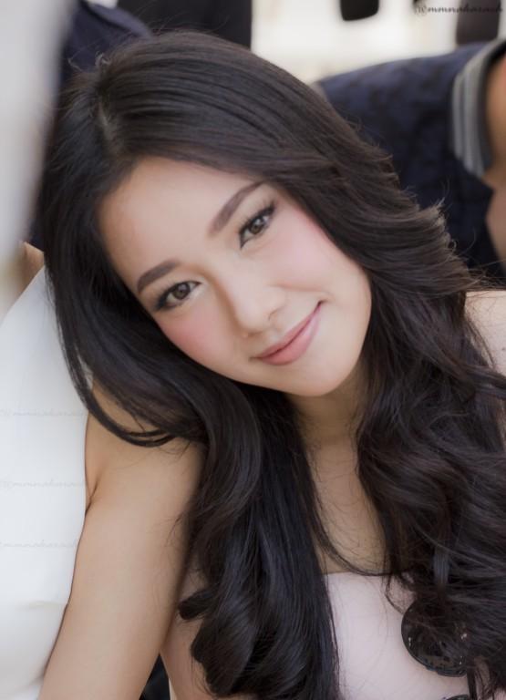 นุ่น วรนุช เพื่อนรักเพื่อนริษยา