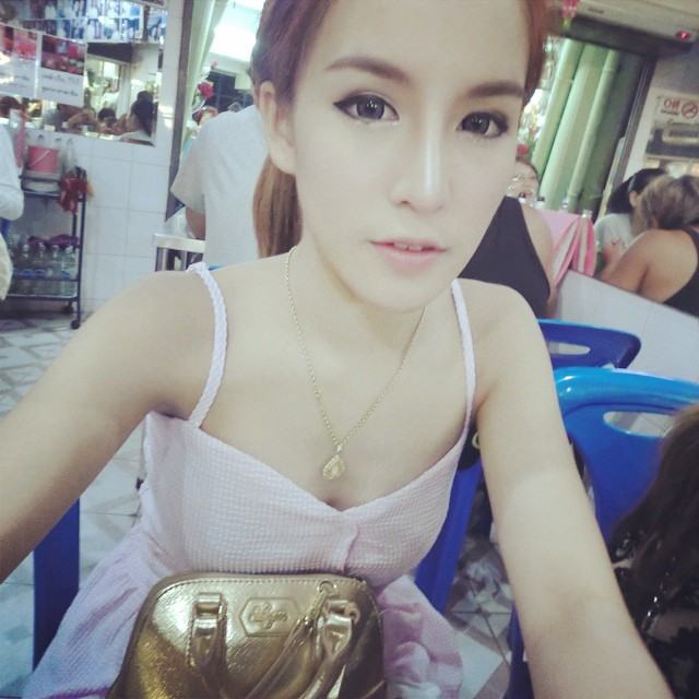 สวยทั้งคู่พี่น้องฝาแฝด แพรวฟ้า-แพรวดาว