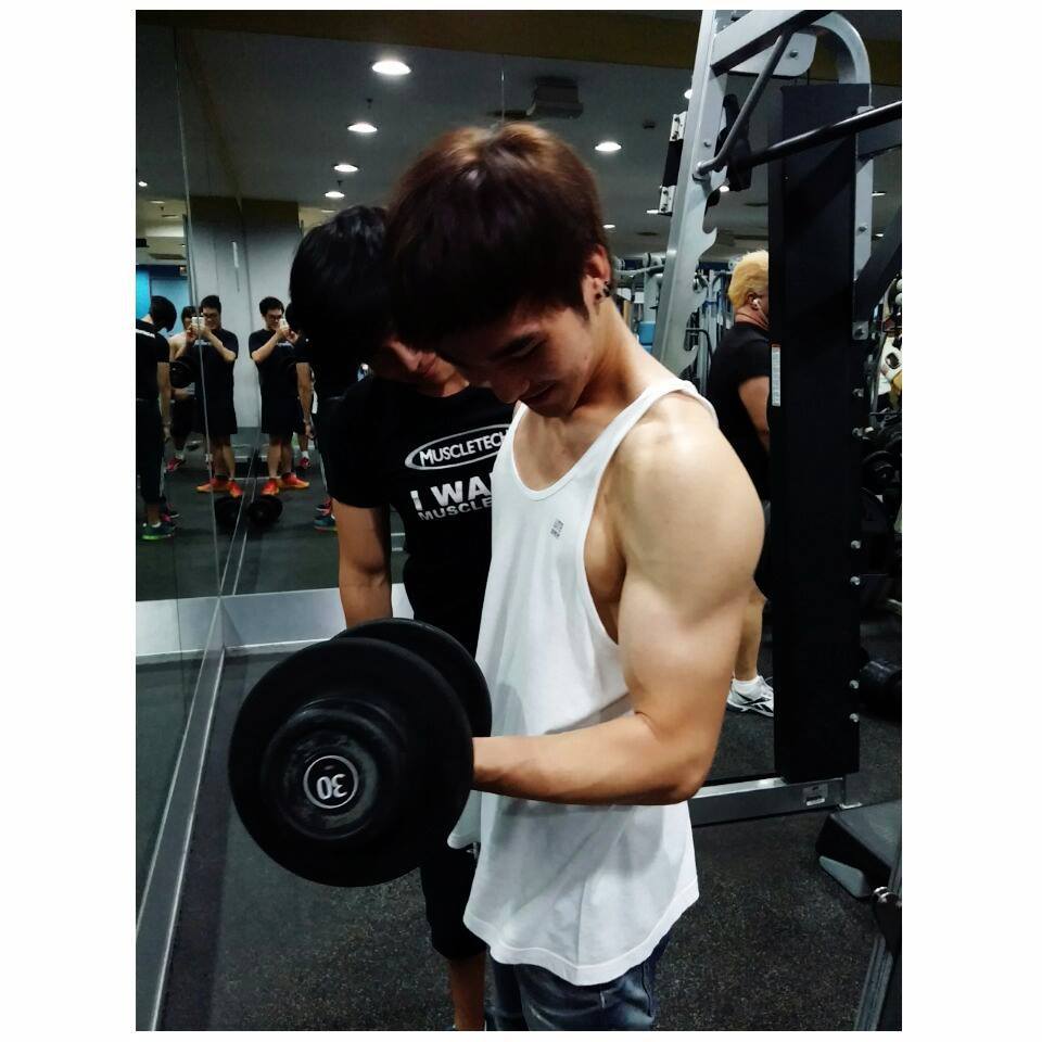 หนุ่มน้อยยยย