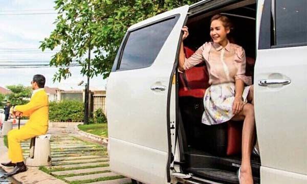 ไฮโซมาก! ดาราไทยกับรถหรู