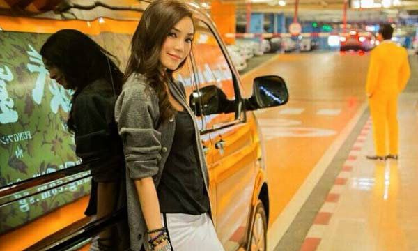 ไฮโซมาก! ดาราไทยกับรถหรู