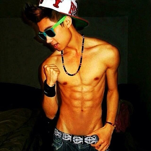 โอ้ย หล่อจริงๆ หนุ่มวัย 16 จากเบริคลี่ย์ ไทยแลนด์!!