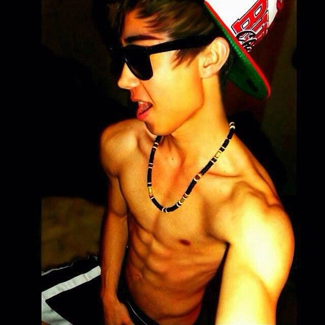 โอ้ย หล่อจริงๆ หนุ่มวัย 16 จากเบริคลี่ย์ ไทยแลนด์!!