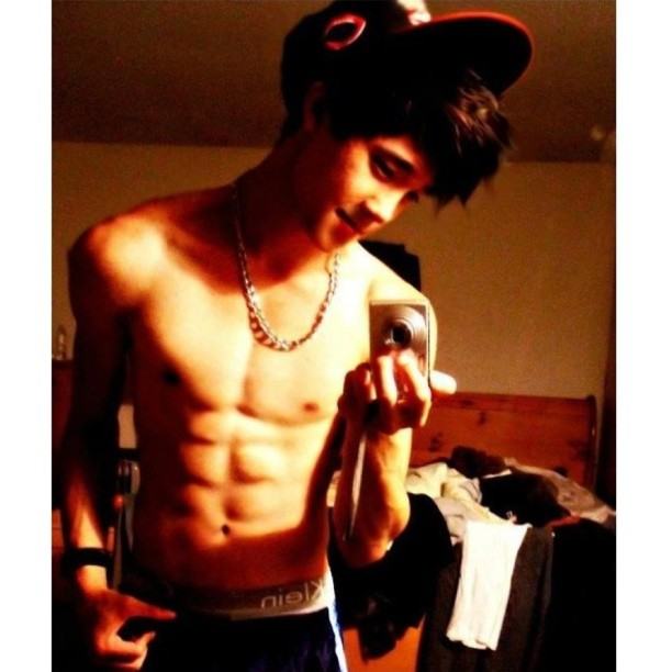 โอ้ย หล่อจริงๆ หนุ่มวัย 16 จากเบริคลี่ย์ ไทยแลนด์!!