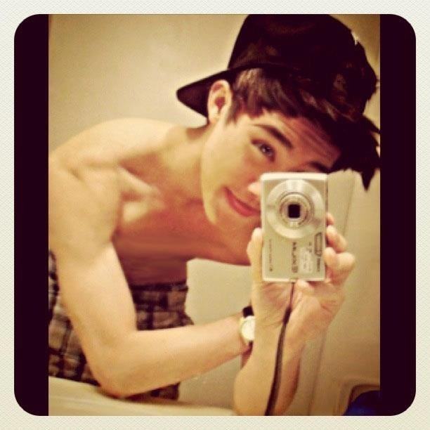 โอ้ย หล่อจริงๆ หนุ่มวัย 16 จากเบริคลี่ย์ ไทยแลนด์!!