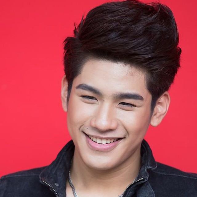 บ่ฮุ้ว่าเขาเป็นใผแต่ I LOVE YOU แล้ว