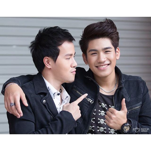 บ่ฮุ้ว่าเขาเป็นใผแต่ I LOVE YOU แล้ว