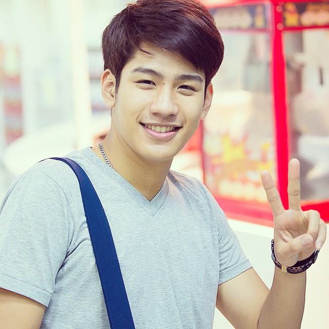 บ่ฮุ้ว่าเขาเป็นใผแต่ I LOVE YOU แล้ว