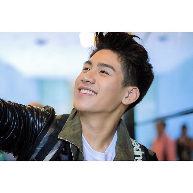 บ่ฮุ้ว่าเขาเป็นใผแต่ I LOVE YOU แล้ว