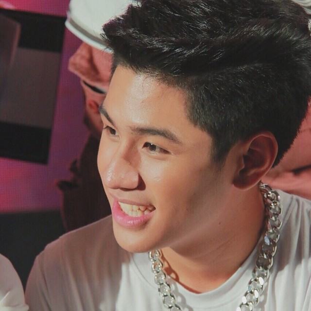 บ่ฮุ้ว่าเขาเป็นใผแต่ I LOVE YOU แล้ว