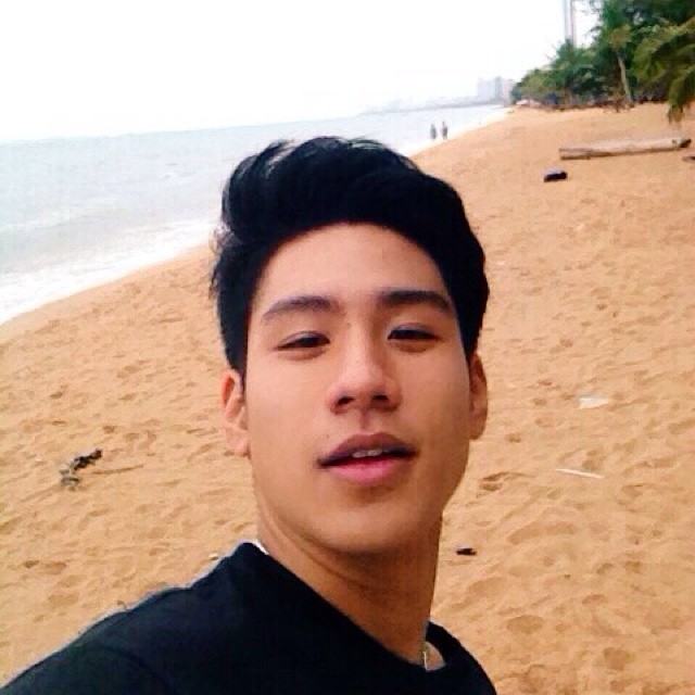 บ่ฮุ้ว่าเขาเป็นใผแต่ I LOVE YOU แล้ว