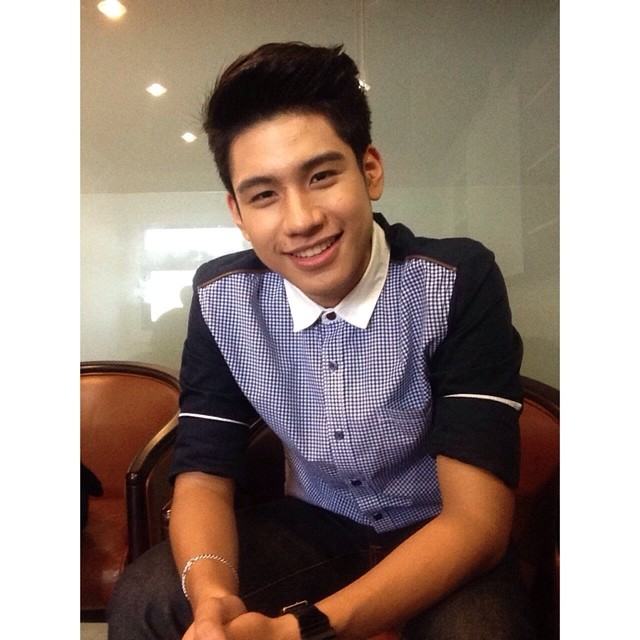 บ่ฮุ้ว่าเขาเป็นใผแต่ I LOVE YOU แล้ว