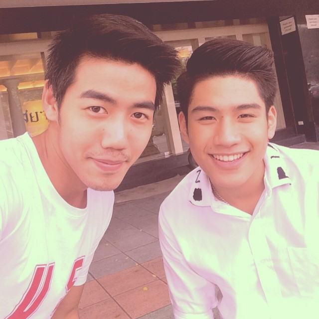 บ่ฮุ้ว่าเขาเป็นใผแต่ I LOVE YOU แล้ว