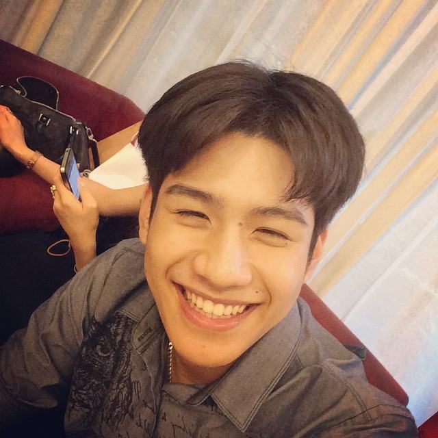 บ่ฮุ้ว่าเขาเป็นใผแต่ I LOVE YOU แล้ว