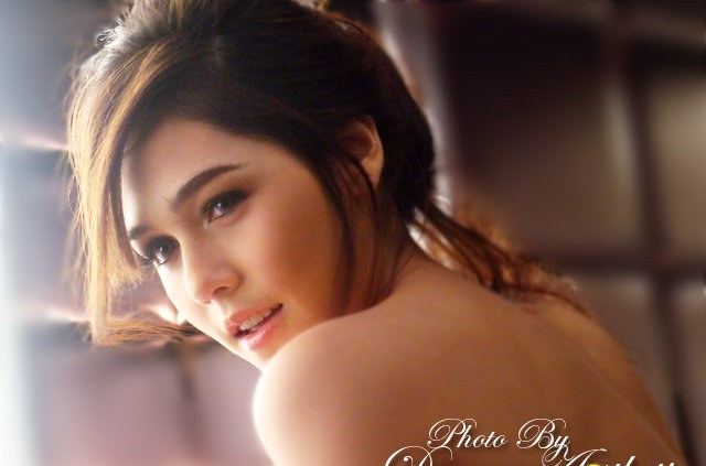 โอ้โห ติ๊กเกอร์ไลน์chomismaterialgirl ปล่อยออกมาเพียงวันเดียวก็กลายเป็นติ๊กเกอร์ top ranking อันดับ1