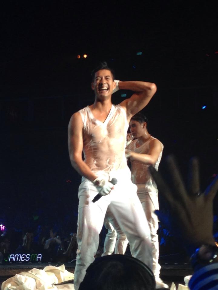 เก็บตกภาพคอนเสิร์ต Give Me Five กับ 5 พระเอกหนุ่มสุดหล่อ!!