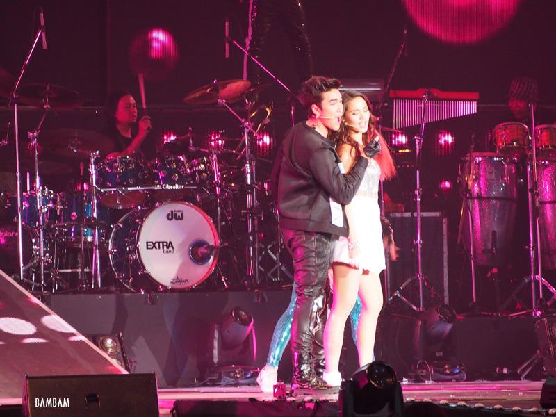 เก็บตกภาพคอนเสิร์ต Give Me Five กับ 5 พระเอกหนุ่มสุดหล่อ!!