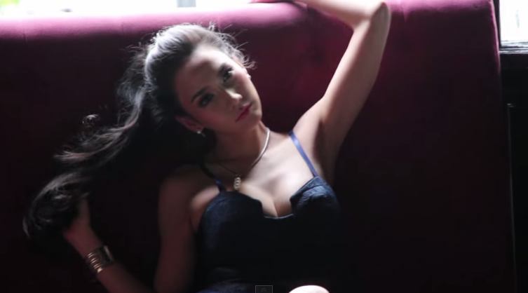 Sexy lady เบื้องหลังการถ่ายเเฟชั่นเเม็กกาซีน "อั้ม พัชราภา"