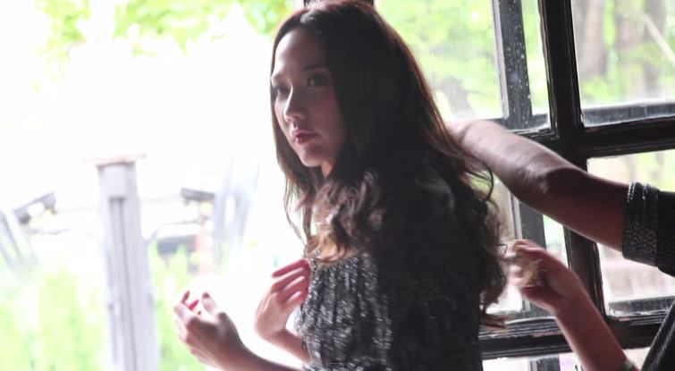 Sexy lady เบื้องหลังการถ่ายเเฟชั่นเเม็กกาซีน "อั้ม พัชราภา"