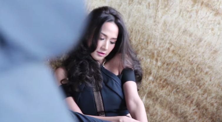 Sexy lady เบื้องหลังการถ่ายเเฟชั่นเเม็กกาซีน "อั้ม พัชราภา"