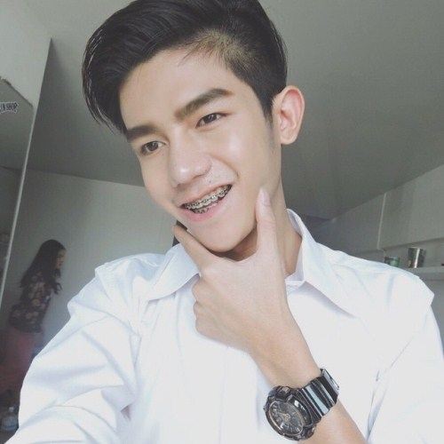 หนุ่มหน้าใสจาก ม.ดัง ได้ใจสาวๆ ไปเต็มๆ