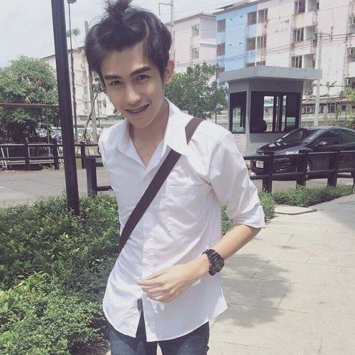 หนุ่มหน้าใสจาก ม.ดัง ได้ใจสาวๆ ไปเต็มๆ