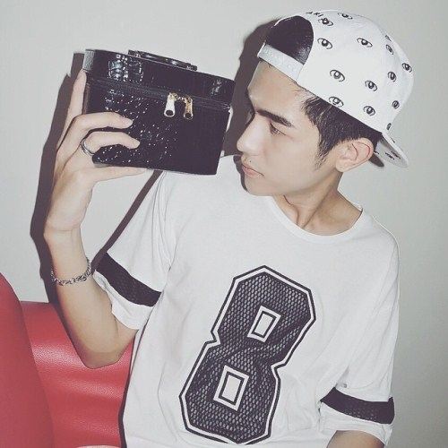 หนุ่มหน้าใสจาก ม.ดัง ได้ใจสาวๆ ไปเต็มๆ