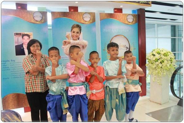 "อ๋อม - ขวัญ" ***ได้รับรางวัลศิลปินต้นแบบพัฒนาสังคม [ขอแสดงความยินดีด้วยค่ะ] ^__^