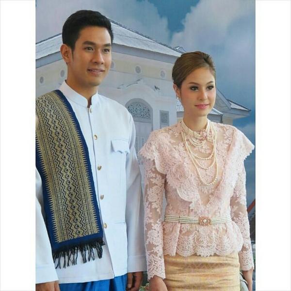 "อ๋อม - ขวัญ" ***ได้รับรางวัลศิลปินต้นแบบพัฒนาสังคม [ขอแสดงความยินดีด้วยค่ะ] ^__^
